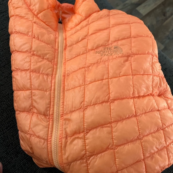 orange north face coat - Picture 2 of 2
